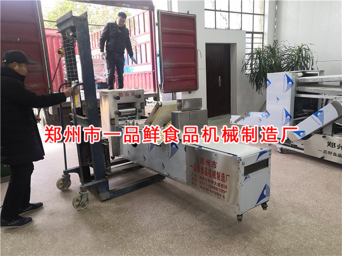 江蘇常州的客戶訂購的全套3型燴面機發(fā)貨了(圖2) 江蘇常州的客戶訂購的全套3型燴面機發(fā)貨了(圖2)