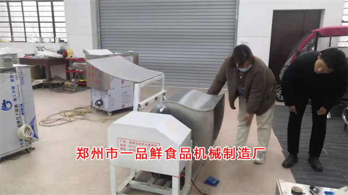 浙江臺州客戶張先生定購350型自動疊片燴面機(圖1) 浙江臺州客戶張先生定購350型自動疊片燴面機(圖1)