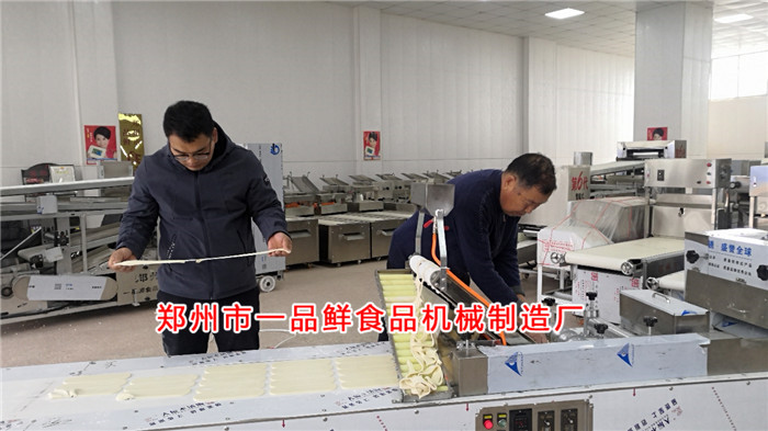 北京客戶訂購大型燴面機設備(圖2) 北京客戶訂購大型燴面機設備(圖2)