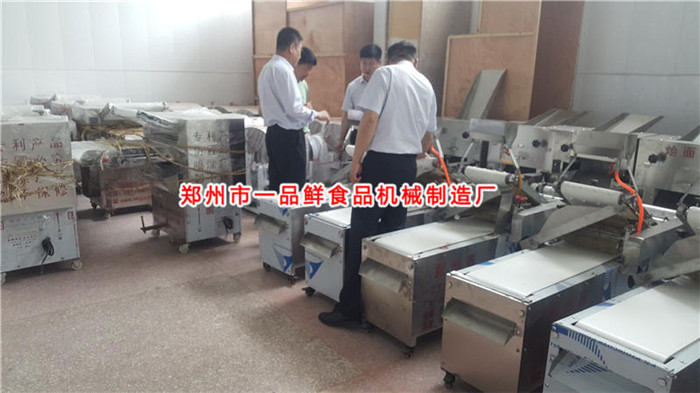 客戶考察多功能扯面機 客戶考察多功能扯面機