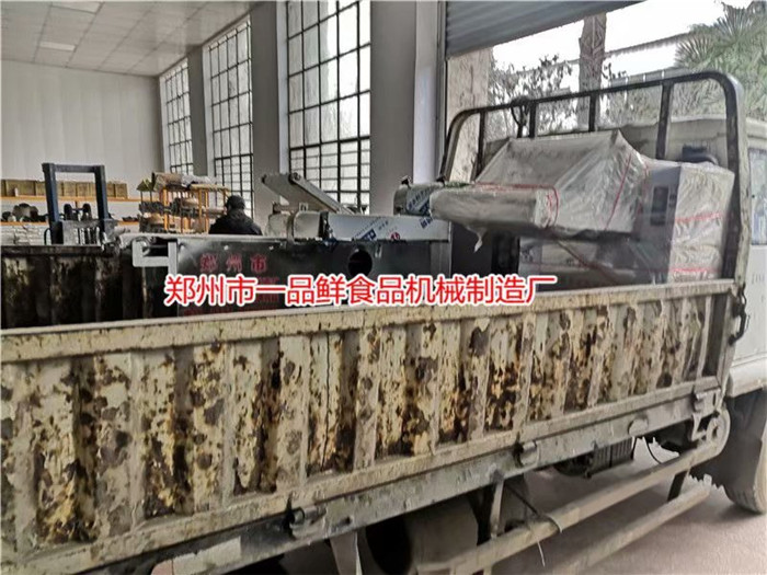 兩撥客戶設備裝車起運 兩撥客戶設備裝車起運