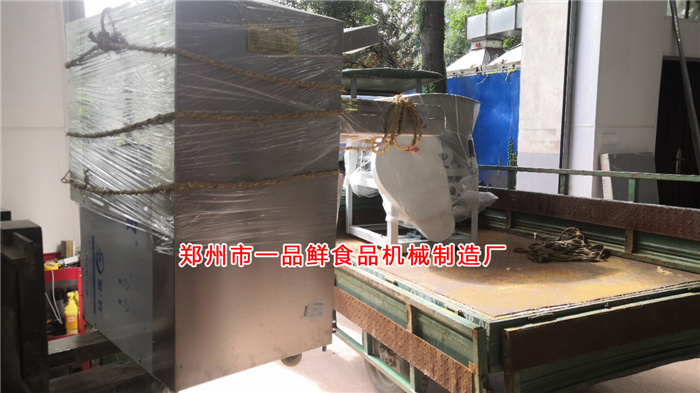 燴面揉壓機裝車 燴面揉壓機裝車